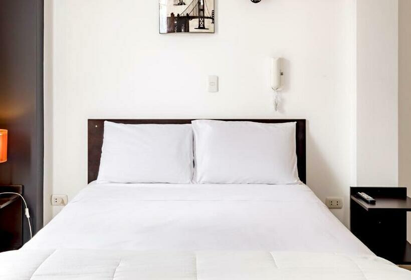 هتل Escala Business