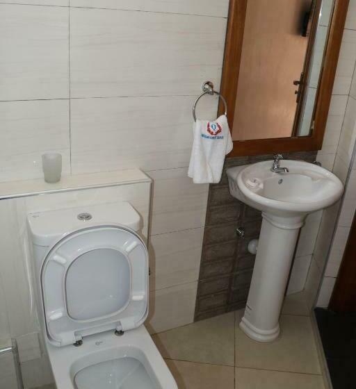 ホテル Queens Court