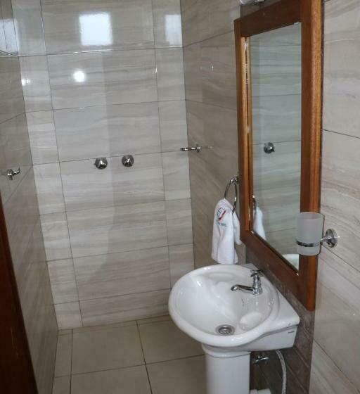 ホテル Queens Court