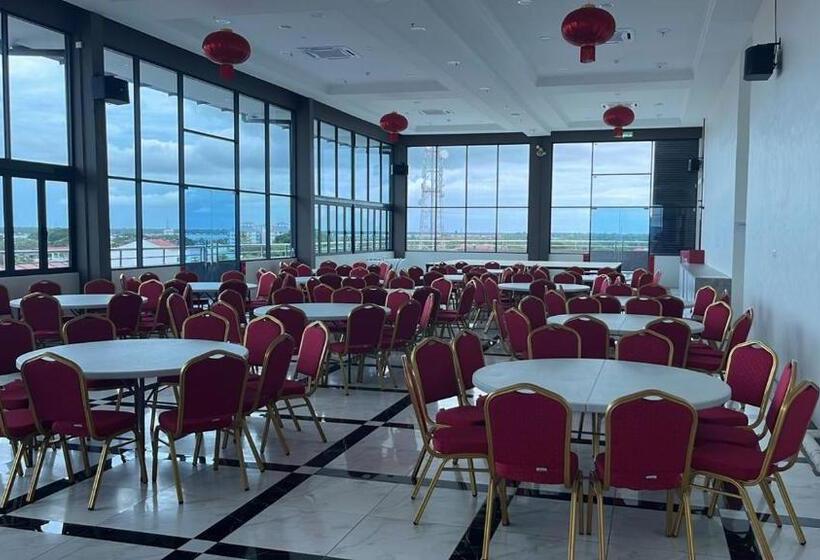 Отель Wing Tat Grand