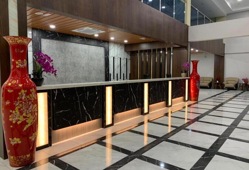 Отель Wing Tat Grand