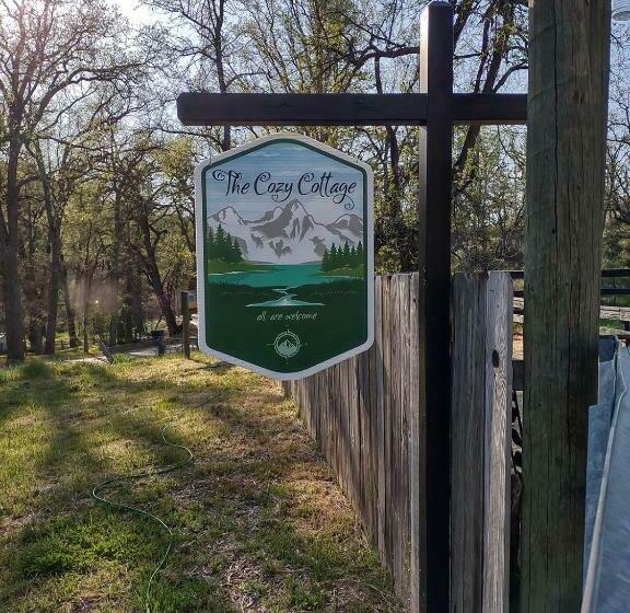 Пансион Cozy Cottage