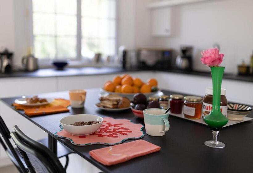 פנסיון La Métairie   Guesthouse