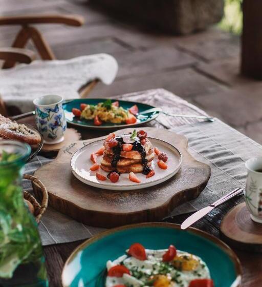 리조트 Silverstone Living