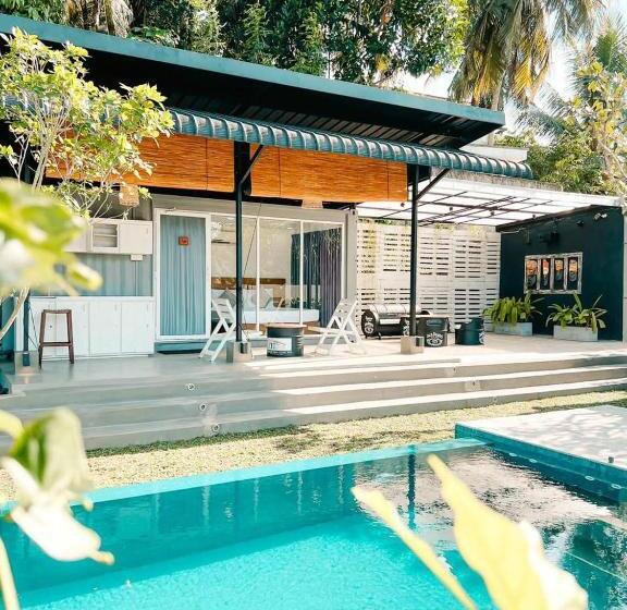 Bed and Breakfast Container Villa Collection