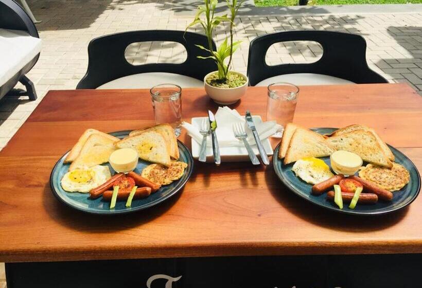 Bed and Breakfast Container Villa Collection