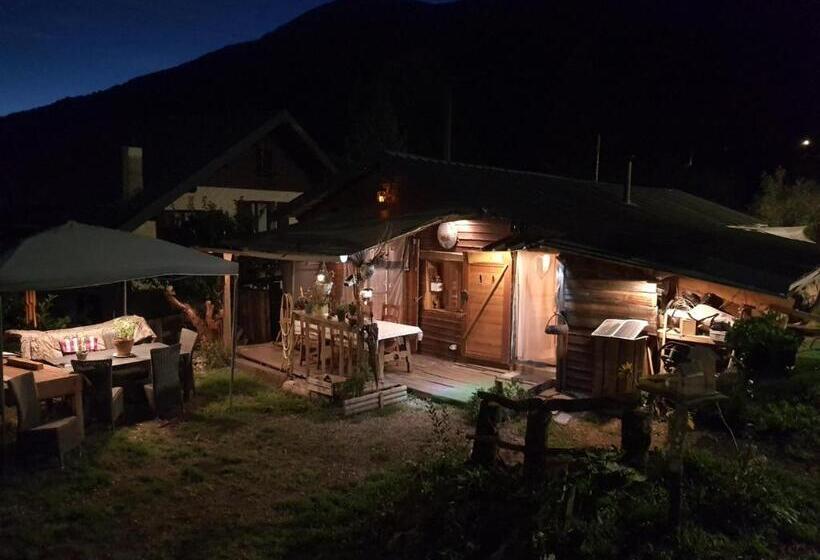 ベッドアンドブレックファースト La Cabane, Petite Chambre Agréable Chez L Habitant, Maison Toute En Bois