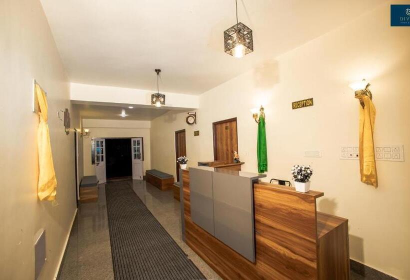 Hotel Divine S The Elite Zong