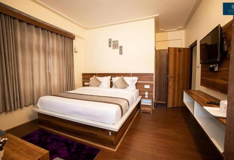 Hotel Divine S The Elite Zong