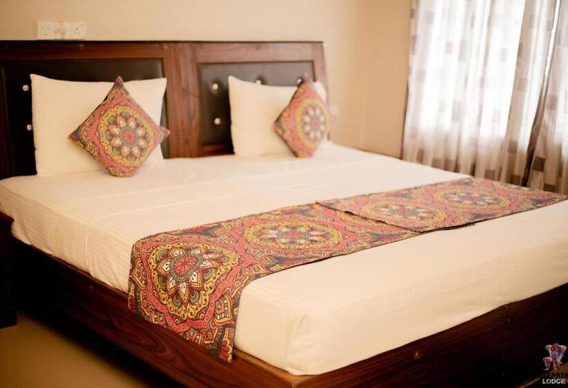 Hotel Elepath Lodge  Pinnawala