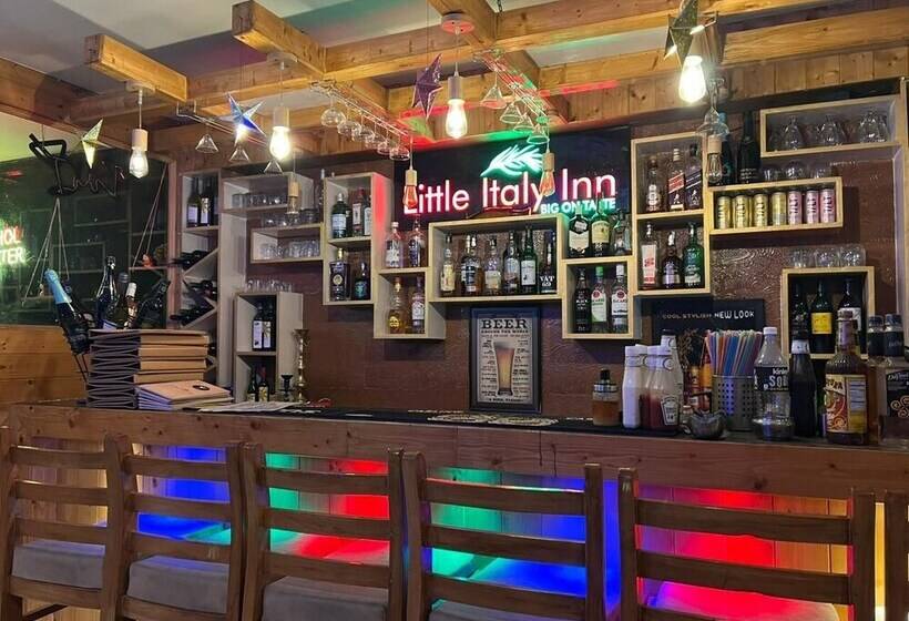 هتل Little Italy Inn