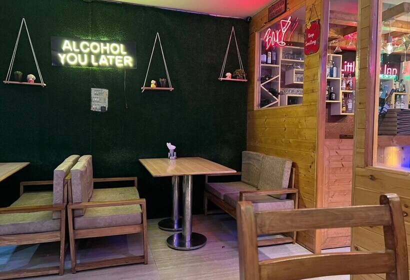 هتل Little Italy Inn