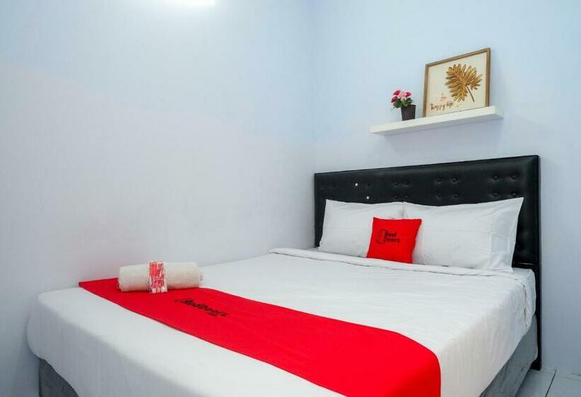 호텔 Reddoorz Near Puri Anjasmoro Area