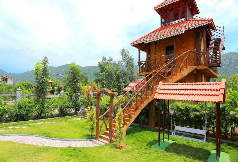 Отель Selvamathi Farm Resorts