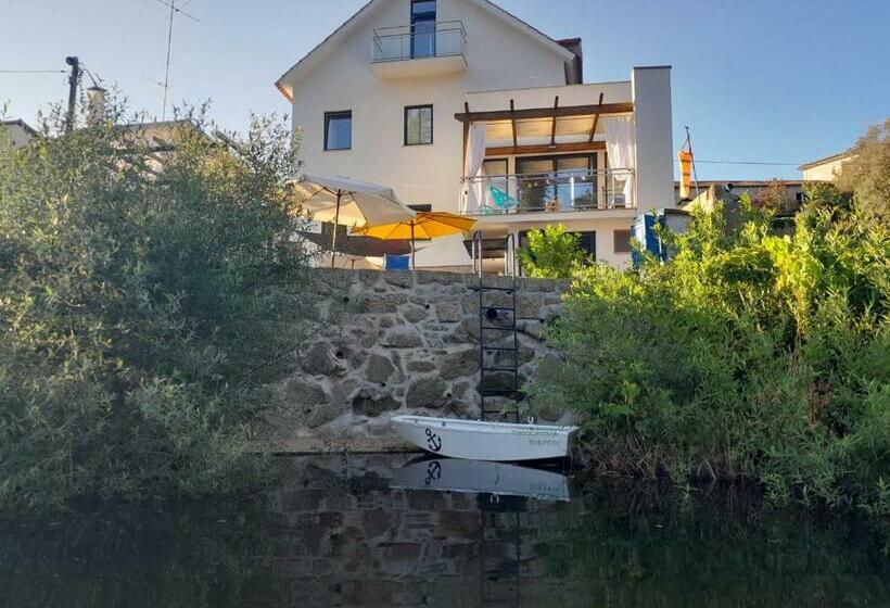 ínsua Hostel