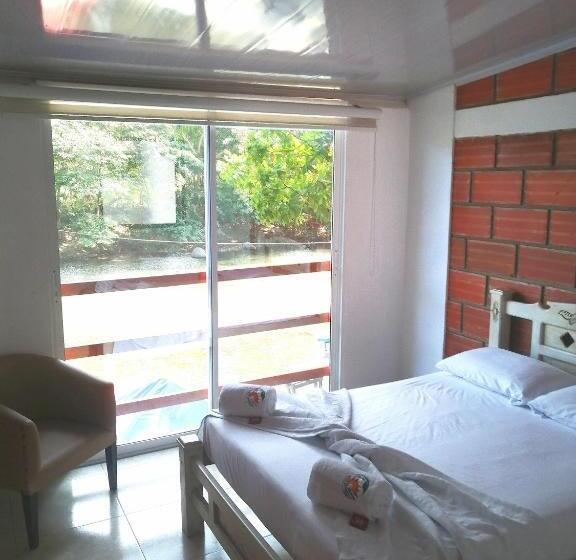 פנסיון Hostal La Macarena