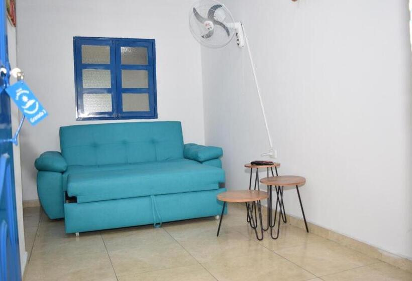 پانسیون Hostal La Macarena