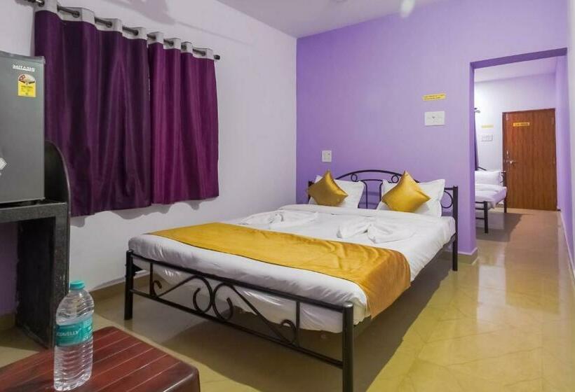 بنسيون Tropical Inn