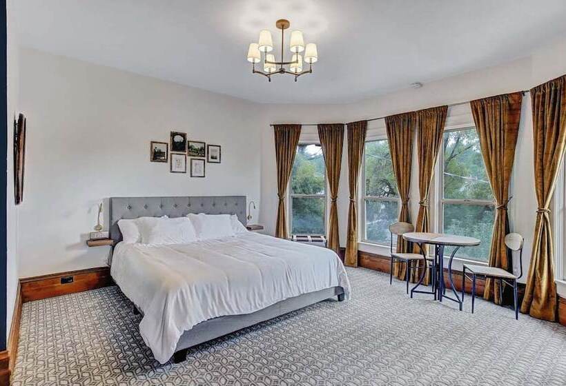 ユースホステル Golden Dreams Inn