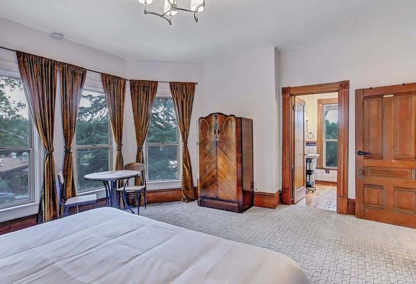 ユースホステル Golden Dreams Inn