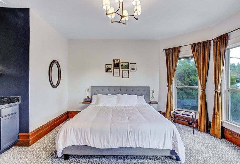 ユースホステル Golden Dreams Inn