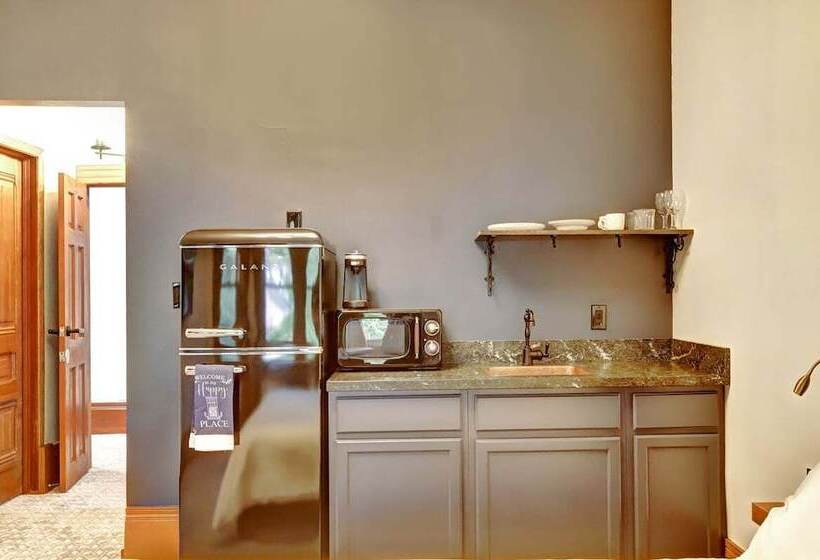 ユースホステル Golden Dreams Inn