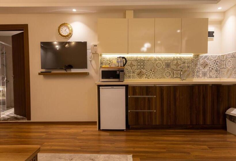 تختخواب و صبحانه Grand Luxury