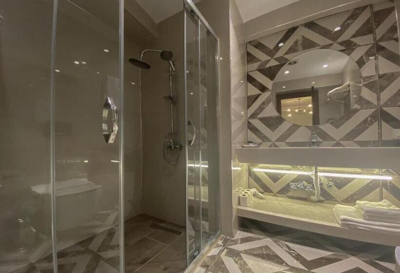 تختخواب و صبحانه Grand Luxury