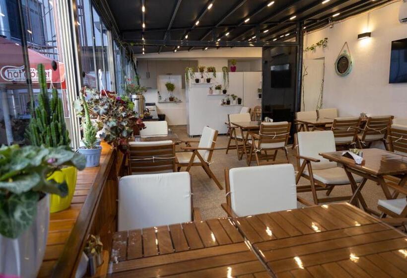 تختخواب و صبحانه Grand Luxury