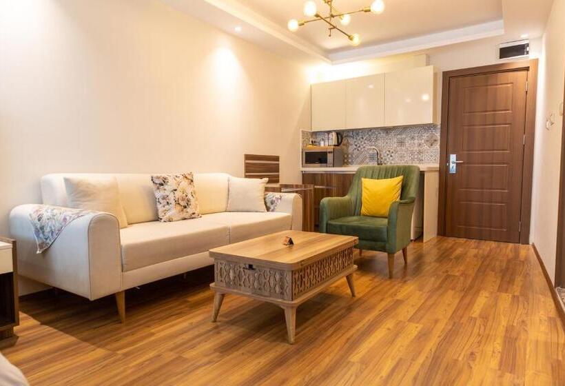 تختخواب و صبحانه Grand Luxury