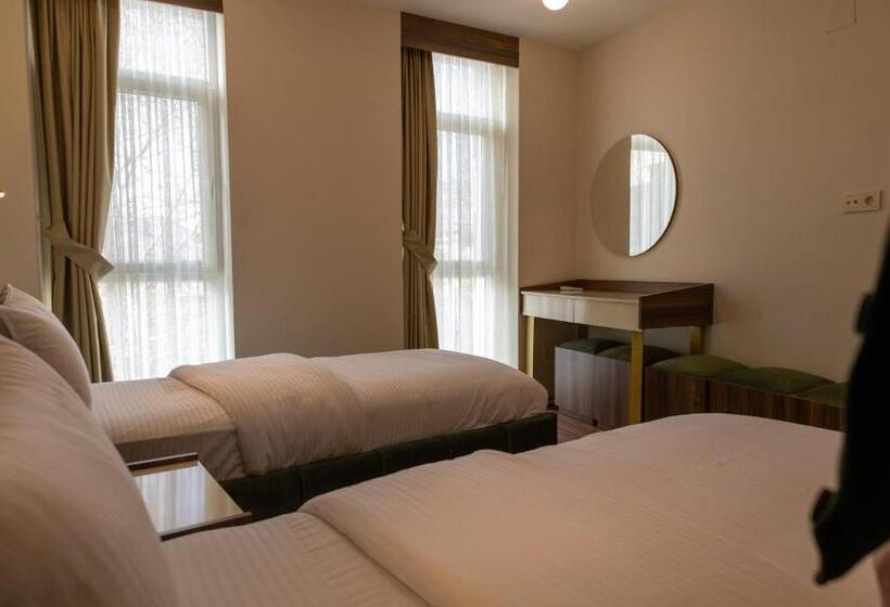 تختخواب و صبحانه Grand Luxury