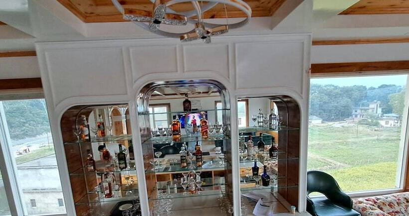 호텔 Abhilashi Inn