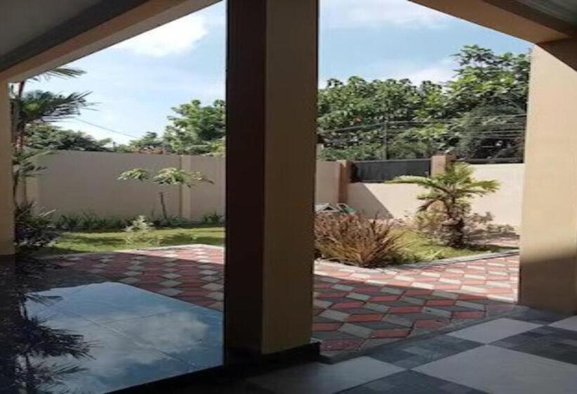 Отель Express O 91708 Rumah Sriwijaya 12a Syariah