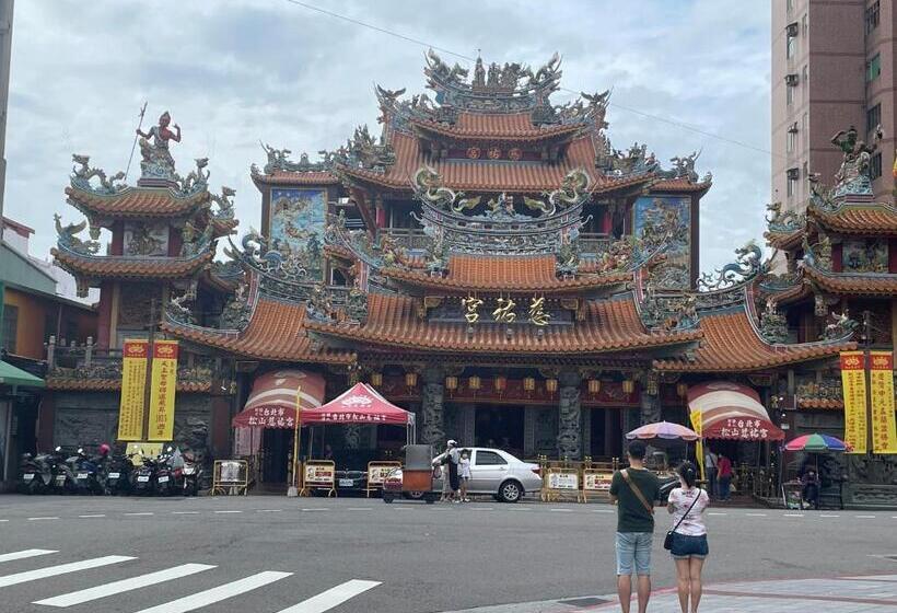 Meworld Hotel   Songshan