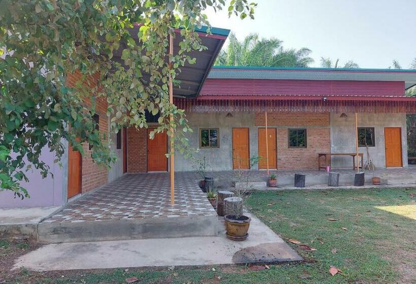 Отель Yoga Homestay Seka