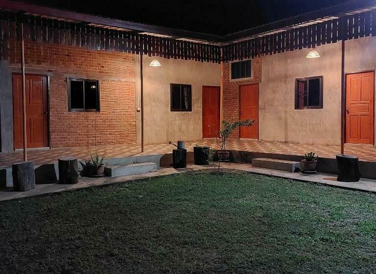 Отель Yoga Homestay Seka