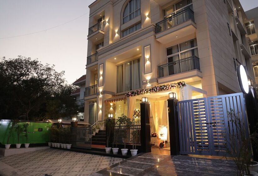 Lime Tree Hotel And Banquet Greater Noida