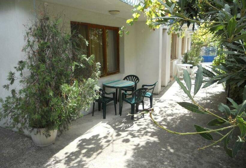 펜션 клуб агато полис стаи за семейна почивка