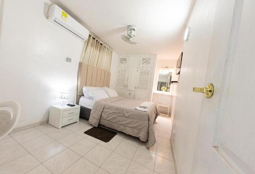 פנסיון Hostal Casa Dandy