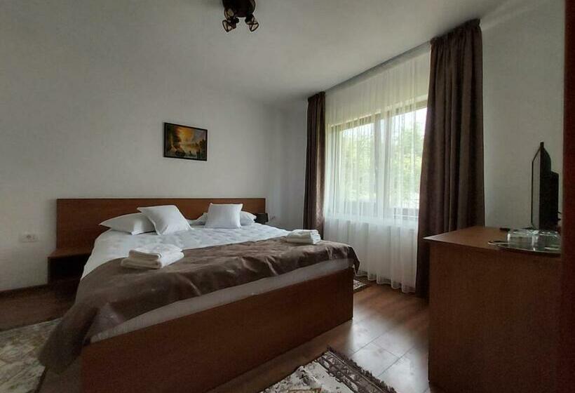 פנסיון Casa Elena