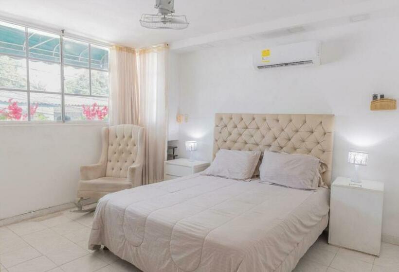 פנסיון Hostal Casa Dandy