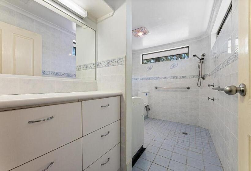 פנסיון Wave Haven