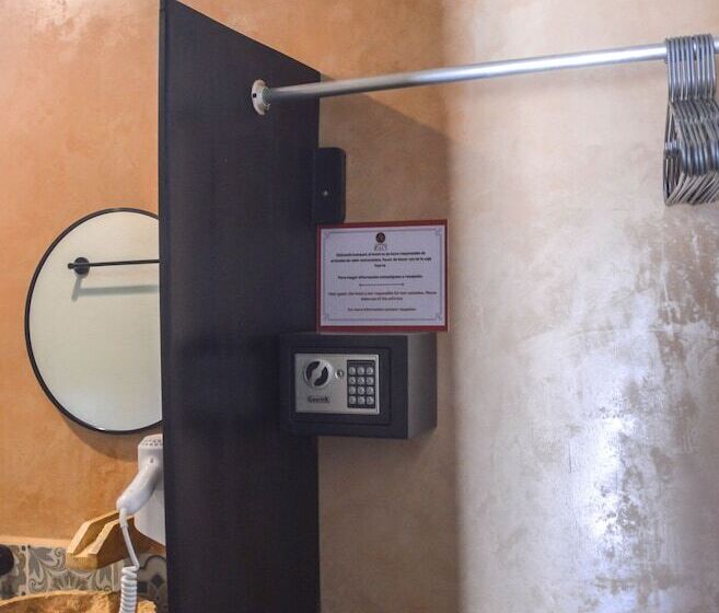 호스텔 Habitaciones Colonial Zaci