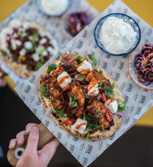 הוסטל The Crown