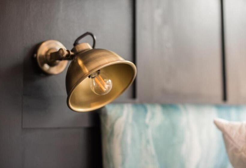 הוסטל The Crown