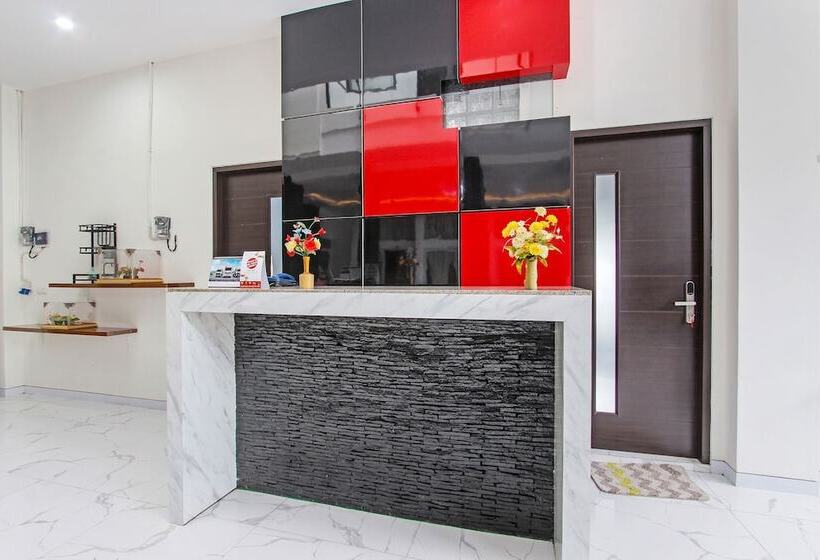 فندق Capital O 91665 D Prof Exclusive Guesthouse