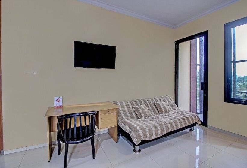 هتل Collection O 91666 Meyli Guesthouse