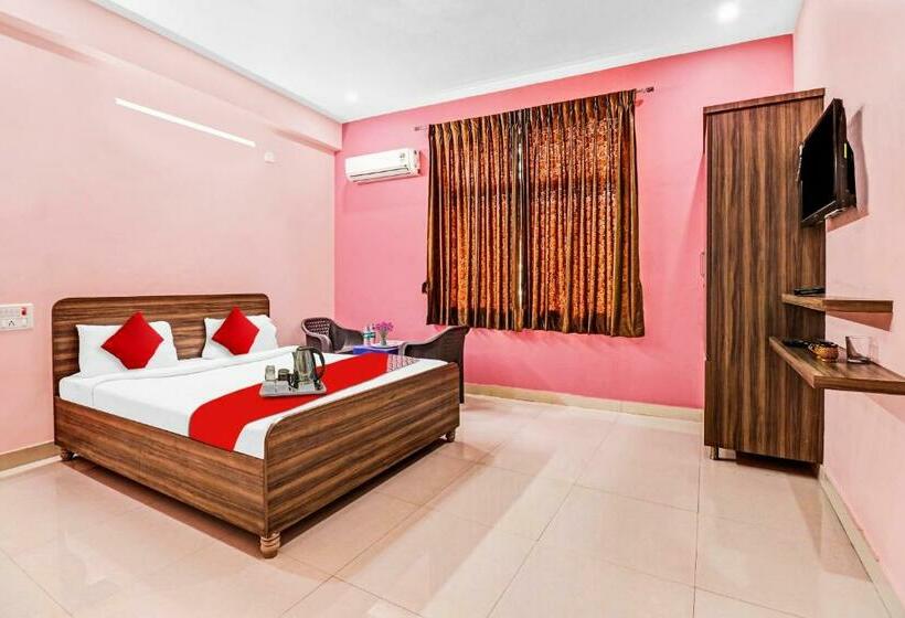 Отель Golden Suites