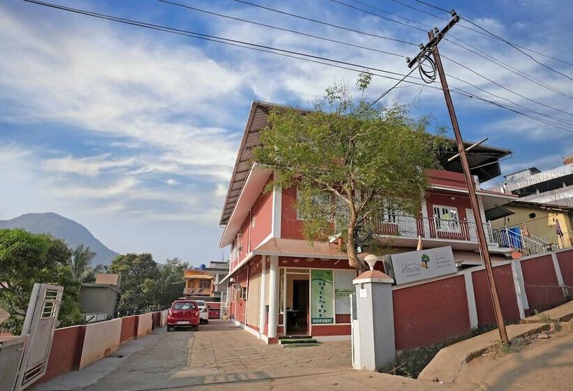 בית מלון כפרי Hillside Hideaway Gudalur