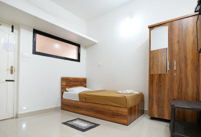 בית מלון כפרי Hillside Hideaway Gudalur